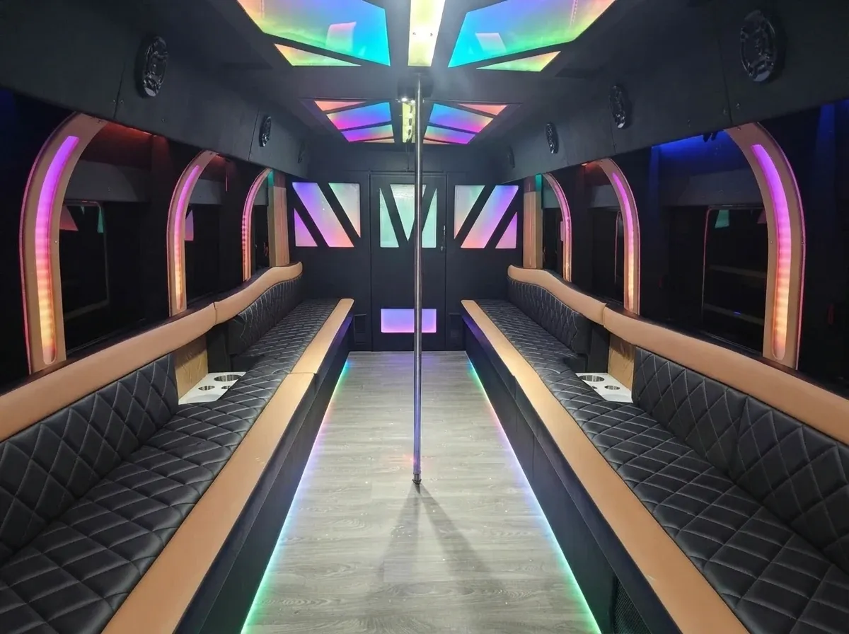 D-Lux Party Bus (white) for booking