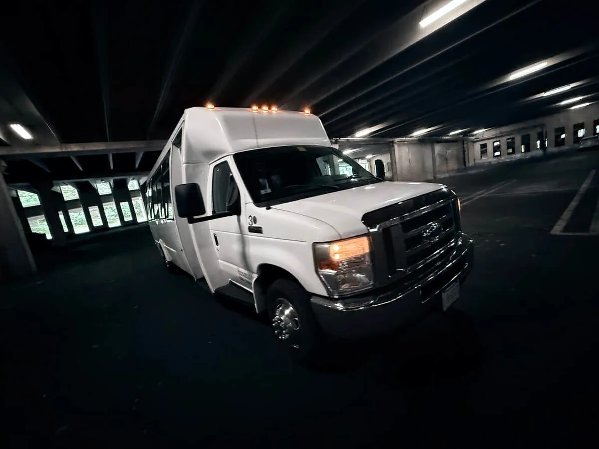 Ford E-450 Series Party Bus Ford E-450 Series Party Bus (white) for booking
