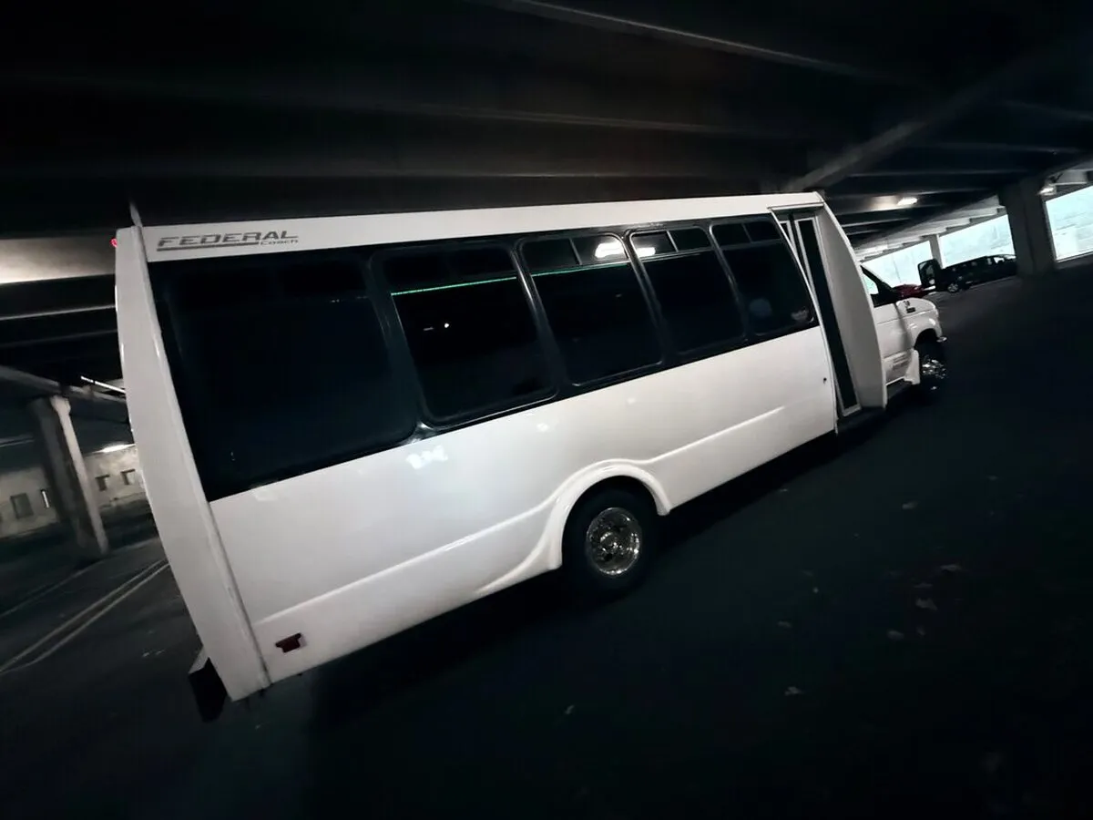Ford E-450 Series Party Bus (white): full view, pic 12