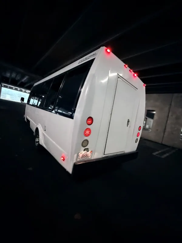 Ford E-450 Series Party Bus (white): full view, pic 9
