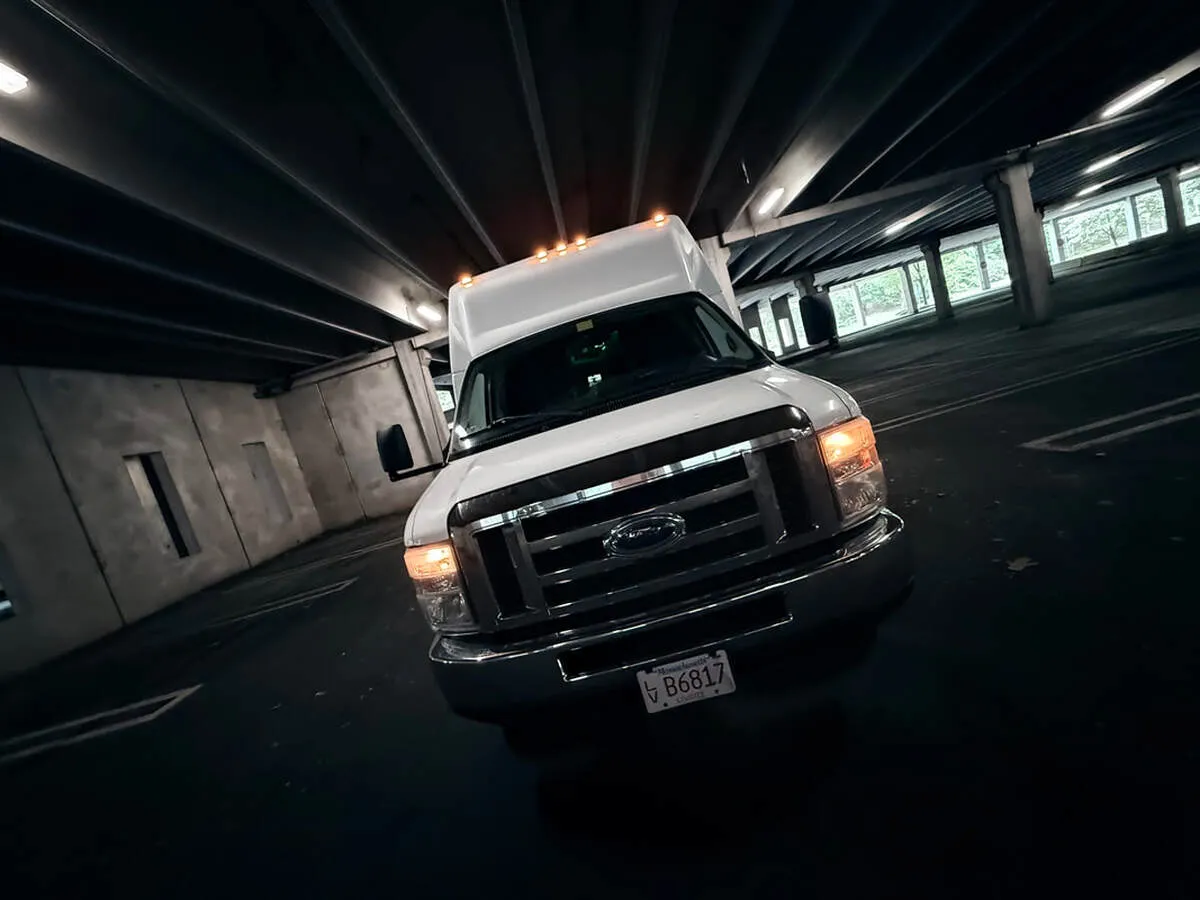 Ford E-450 Series Party Bus (white): full view, pic 11