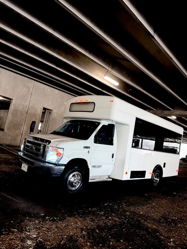 Ford E-450 Series Party Bus (white): full view, pic 9