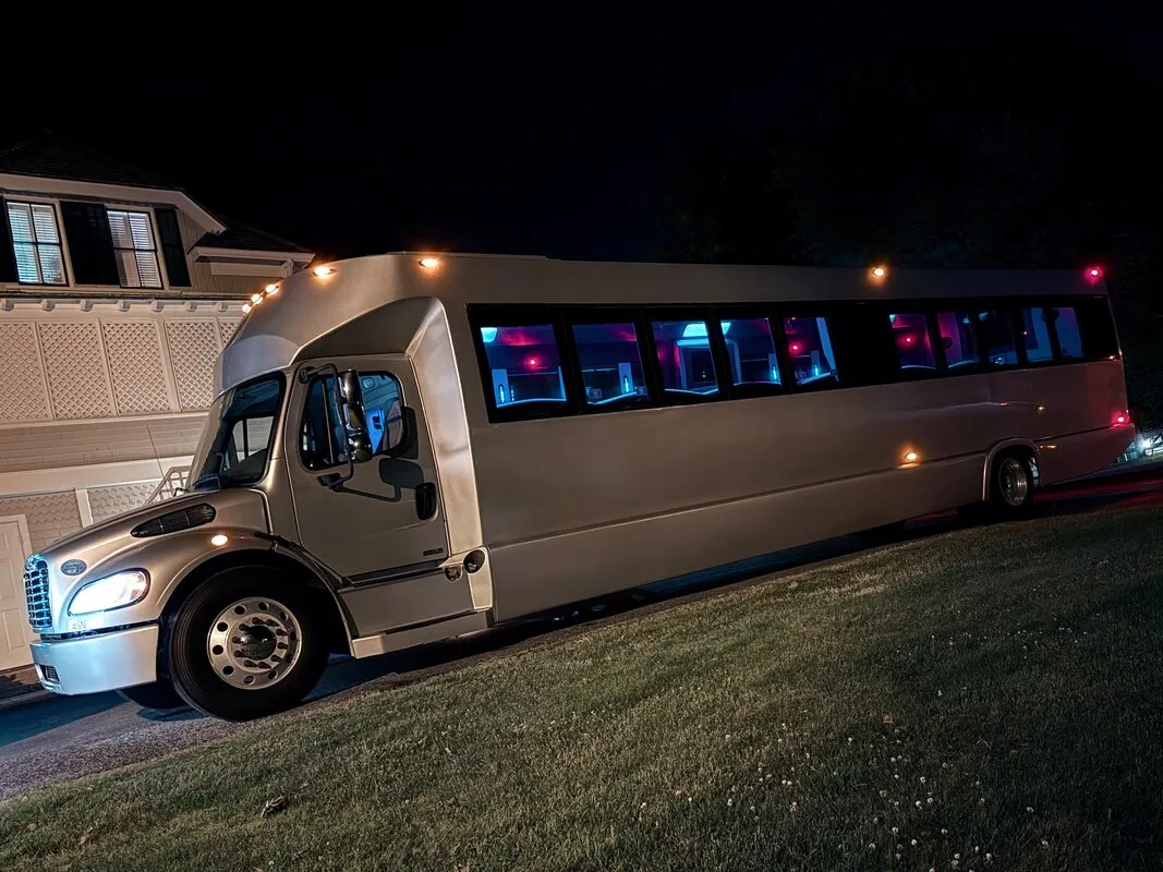Freightliner Party Bus (silver): full view, with tinted windows, pic 6