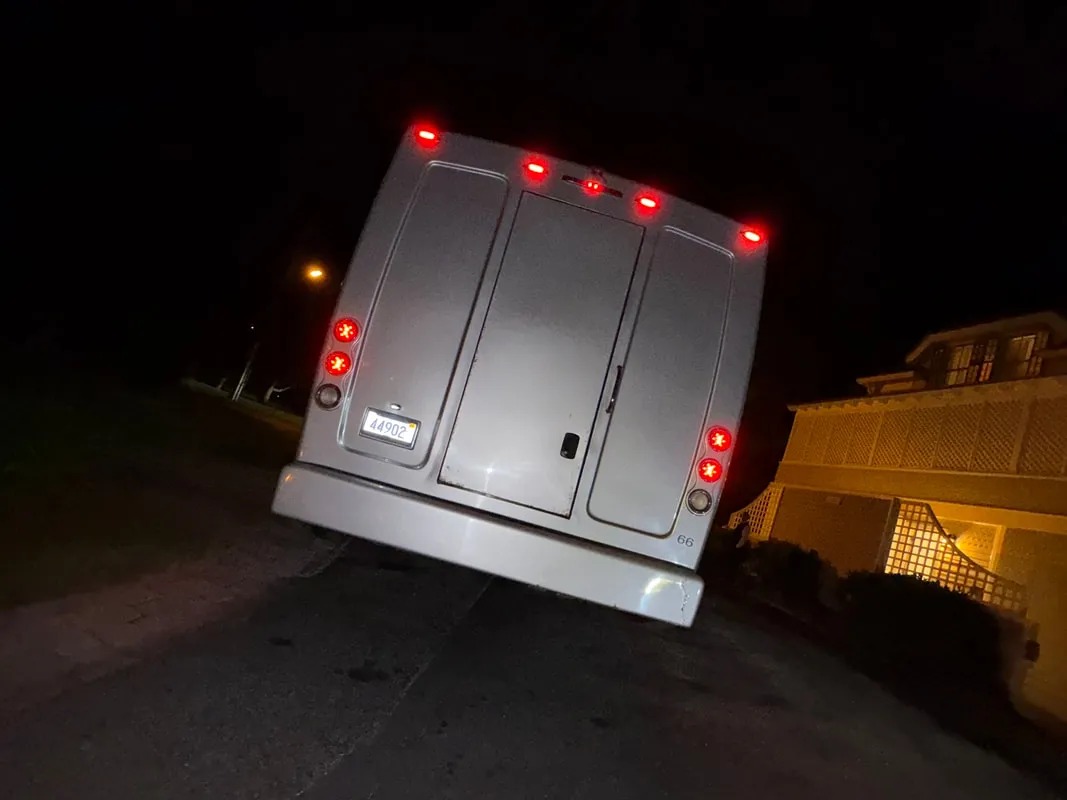 Freightliner Party Bus (silver): full view, pic 7