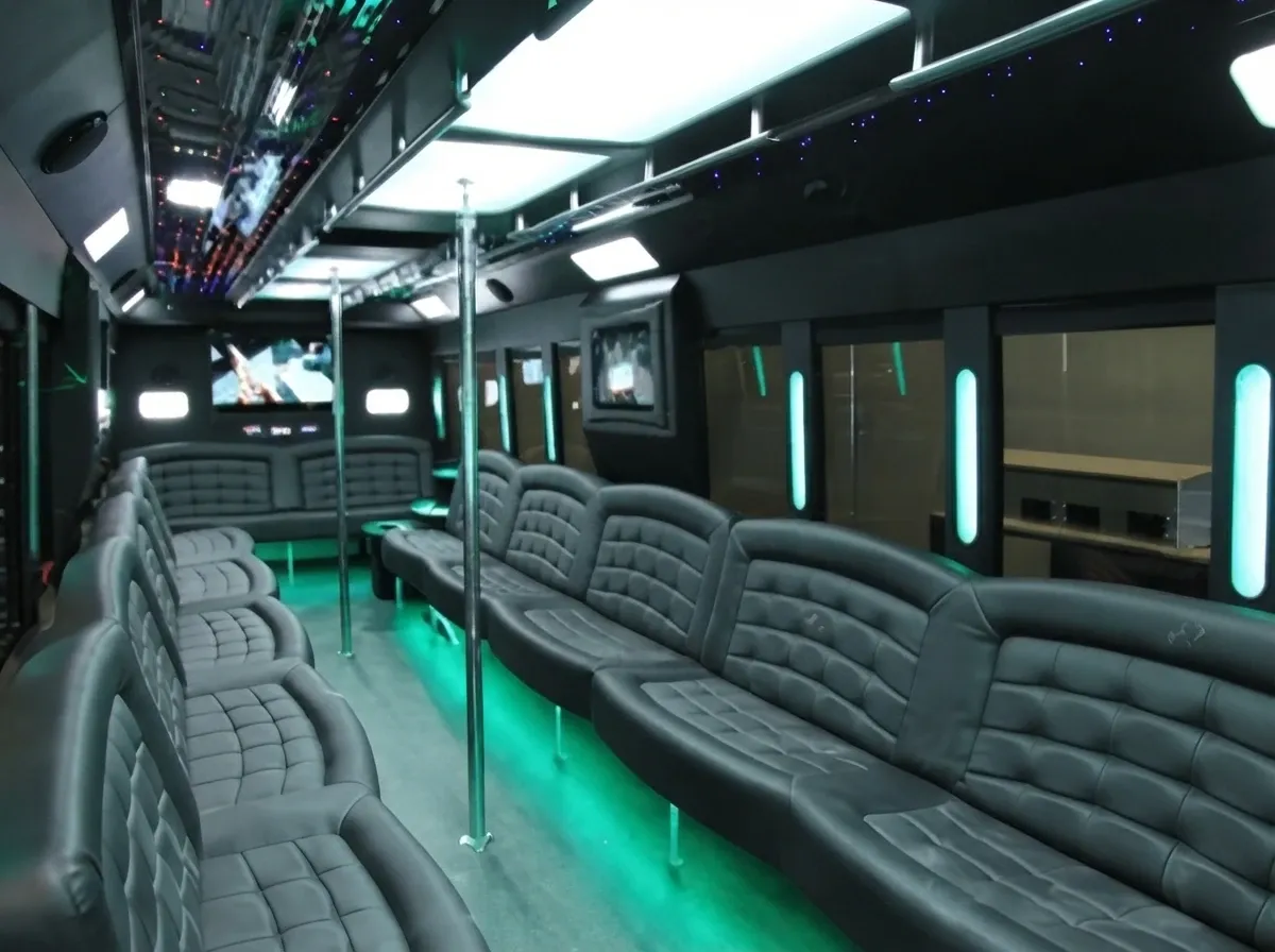 40 Passenger Party Bus (white), pic 2
